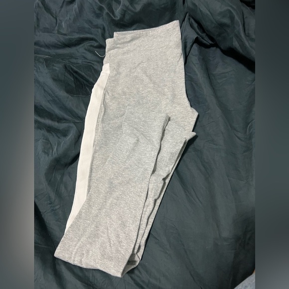 TNA Grey Striped Leggings - Picture 2 of 2